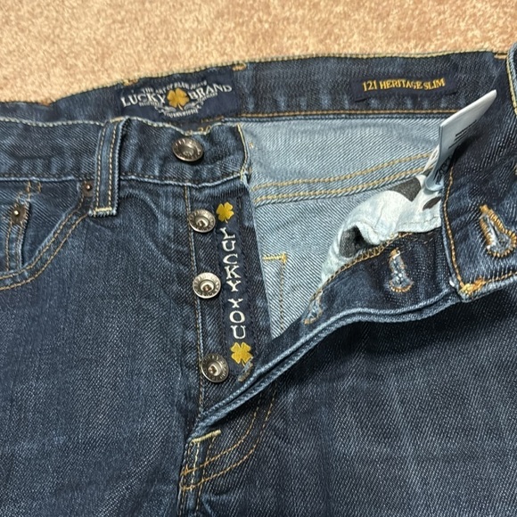 Lucky brand 121 heritage slim size 29x30 - Picture 2 of 6